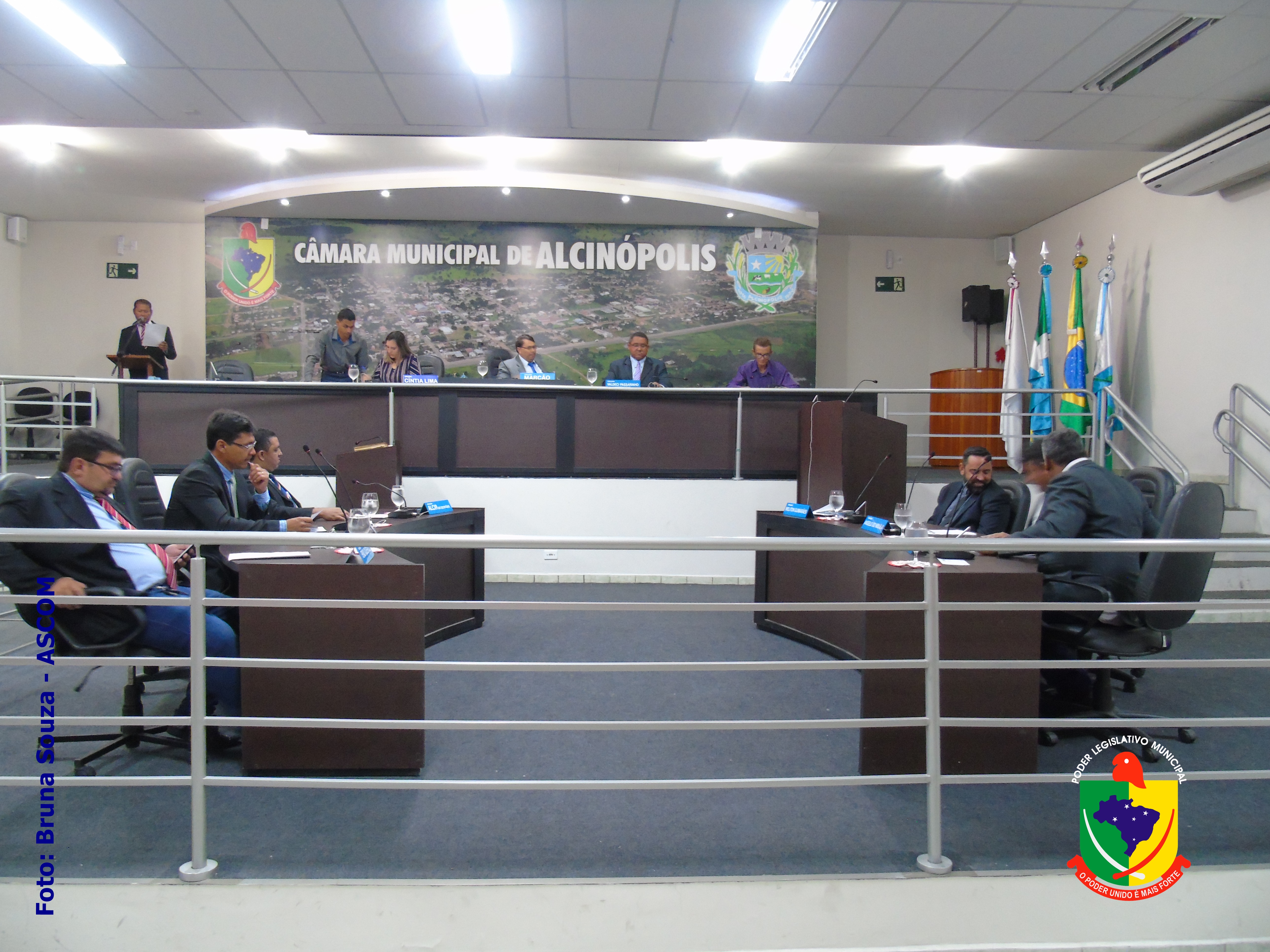 Duas sessões, Solene e Extraordinária, são registradas no plenário da Câmara Municipal de Alcinópolis